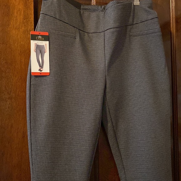 Dalia Control Pant - Picture 3 of 7